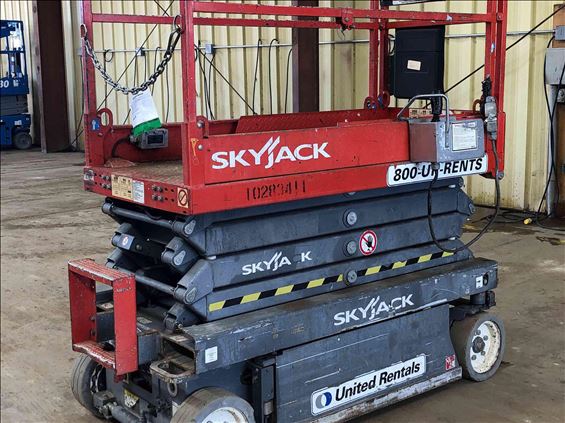2014 Skyjack SJIII3219 Scissor Lift