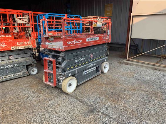 2014 Skyjack SJIII3226 Scissor Lift