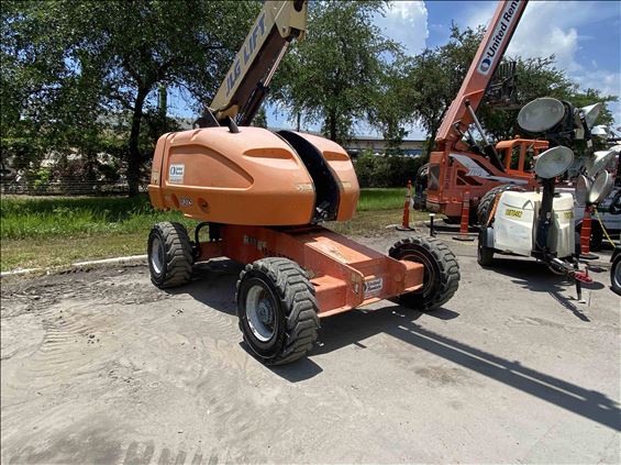 2012 JLG 400S Boom Lift