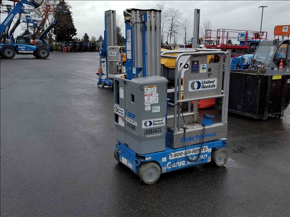 2013 Genie GR-20 Vertical Lift