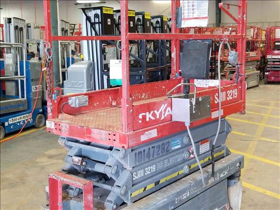2013 Skyjack SJIII3219 Scissor Lift