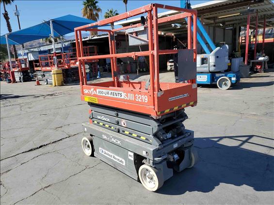 2017 Skyjack SJIII3219 Scissor Lift