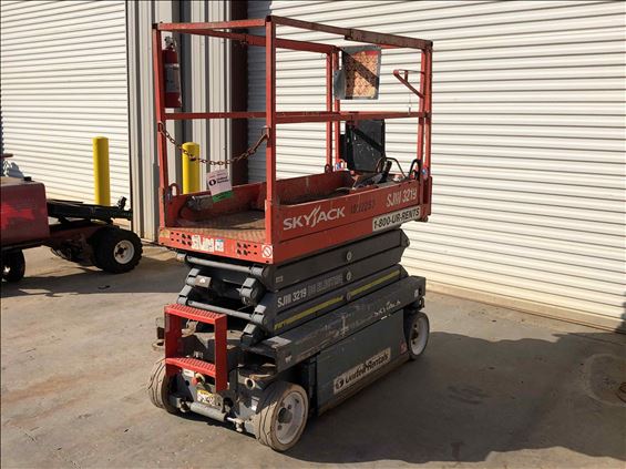 2013 Skyjack SJIII3219 Scissor Lift