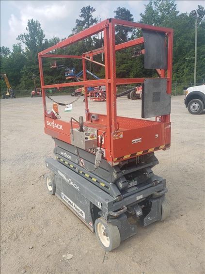 2014 Skyjack SJIII3219 Scissor Lift