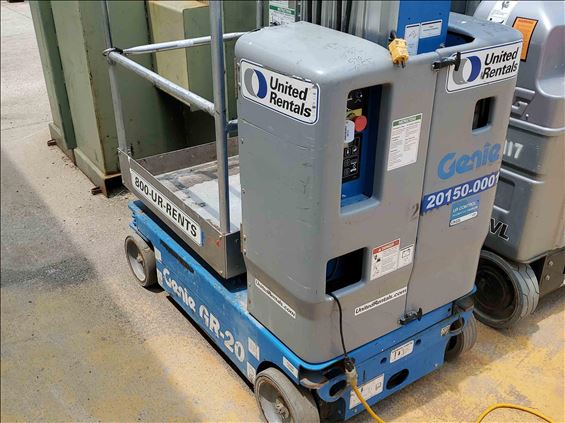 2015 Genie GR-20 Vertical Lift