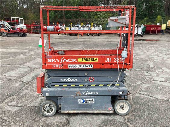2015 Skyjack SJIII3219 Scissor Lift
