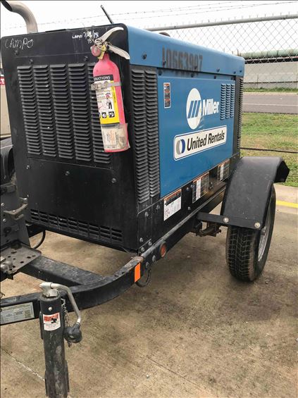 2017 Miller Welders Big Blue 300R Welder