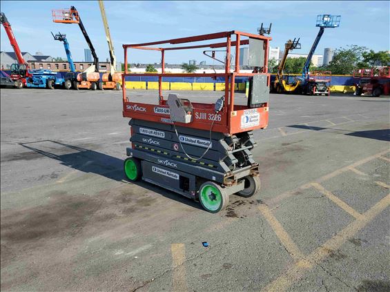 2014 Skyjack SJIII3226 Scissor Lift