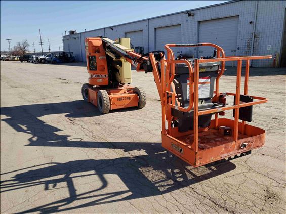 2013 JLG E300AJP Boom Lift
