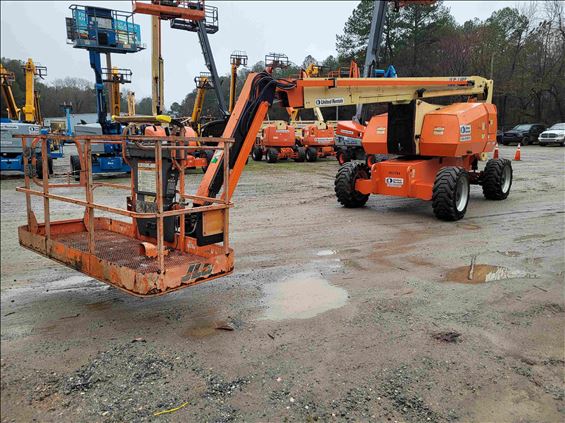 2013 JLG 800AJ