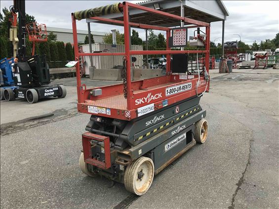 2014 Skyjack SJIII3220 Scissor Lift