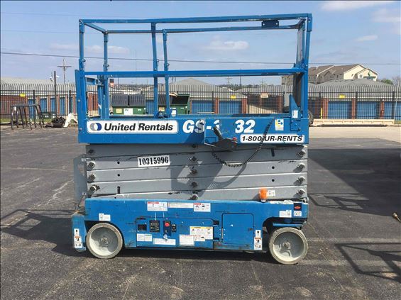 2014 Genie GS-3232 Scissor Lift