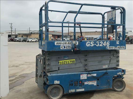 2014 Genie GS-3246 Scissor Lift