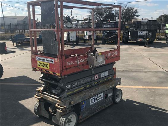 2013 Skyjack SJIII3219 Scissor Lift
