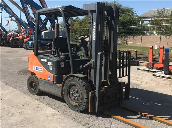 2017 Doosan D25S5 Warehouse Forklift