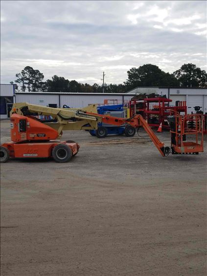 2011 JLG E400AJPN Boom Lift