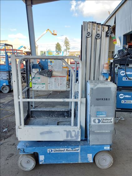 2013 Genie GR-20 Scissor Lift