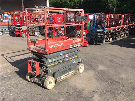 2013 Skyjack SJIII3219 Scissor Lift