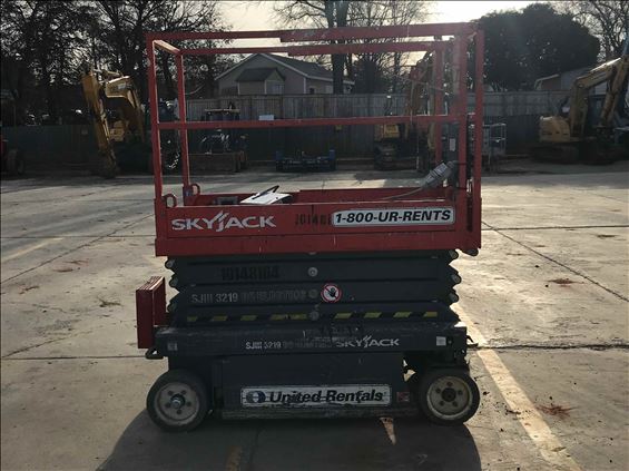 2013 Skyjack SJIII3219 Scissor Lift