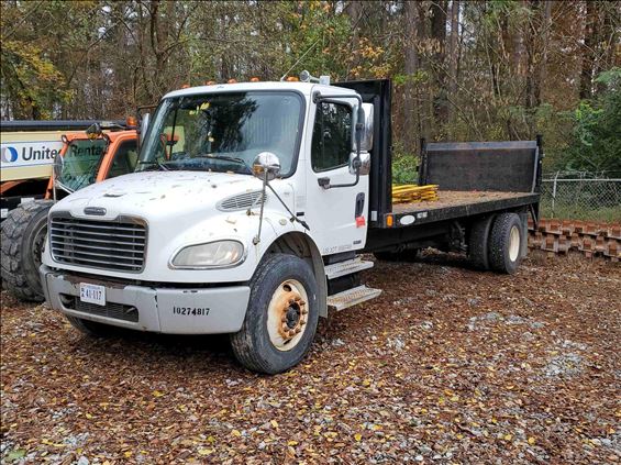 2008 Freightliner M2 106 Truck