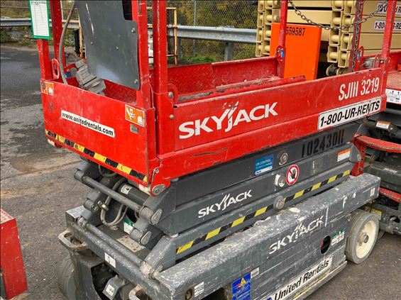 2014 Skyjack SJIII3219 Scissor Lift