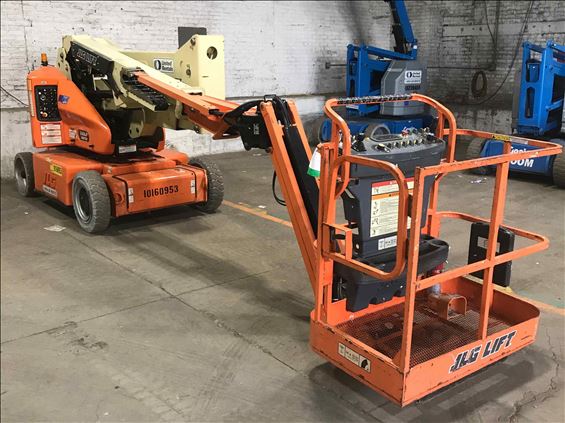 2013 JLG E400AJPN Boom Lift