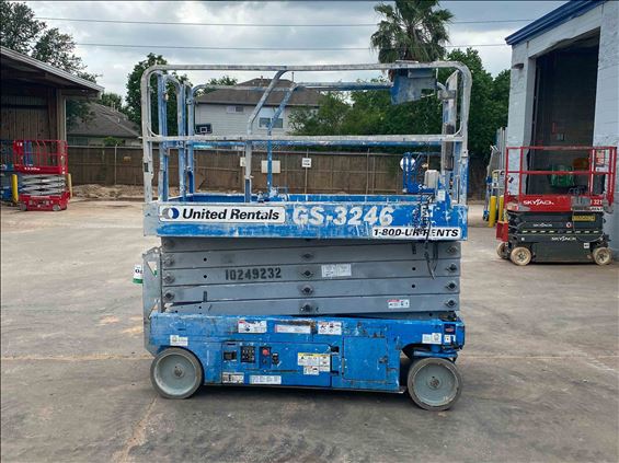 2014 Genie GS-3246 Scissor Lift