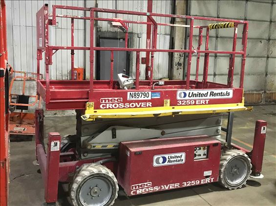 2015 MEC 3259 ERT Scissor Lift