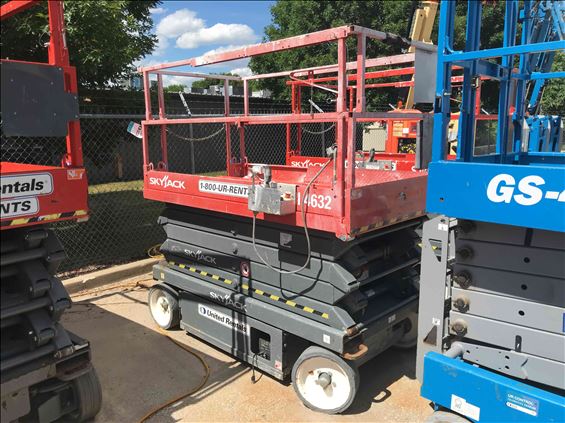 2014 Skyjack SJIII4632 Scissor Lift
