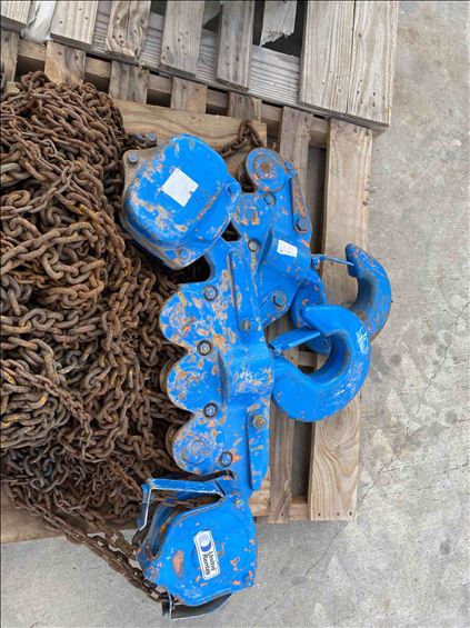 2011 Ingersoll Rand VL2-200-40-38V Hoist