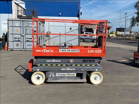 2015 Skyjack SJIII3220 Scissor Lift