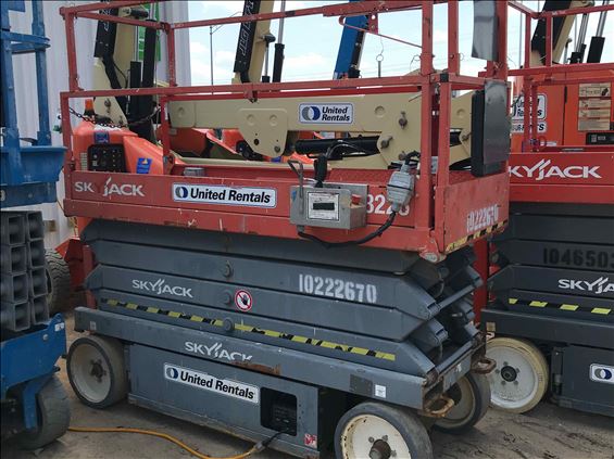 2014 Skyjack SJIII3226 Scissor Lift
