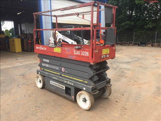 2013 Skyjack SJIII3226 Scissor Lift