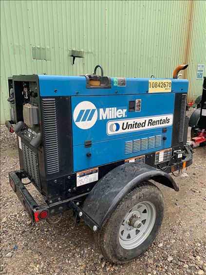 2018 Miller Welders Big Blue 300R Welder