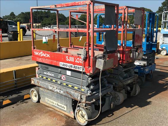 2014 Skyjack SJIII3219 Scissor Lift