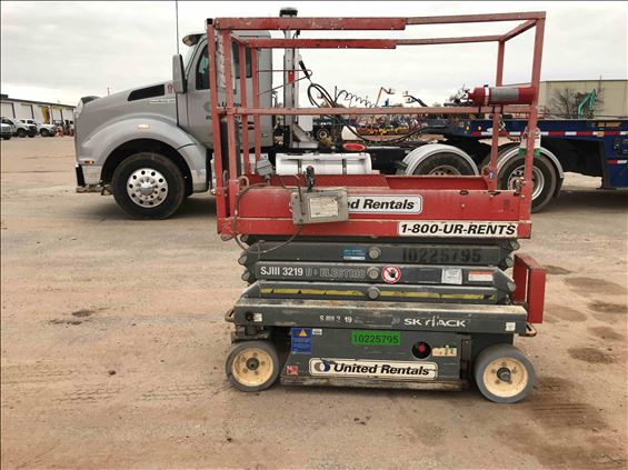 2014 Skyjack SJIII3219 Scissor Lift