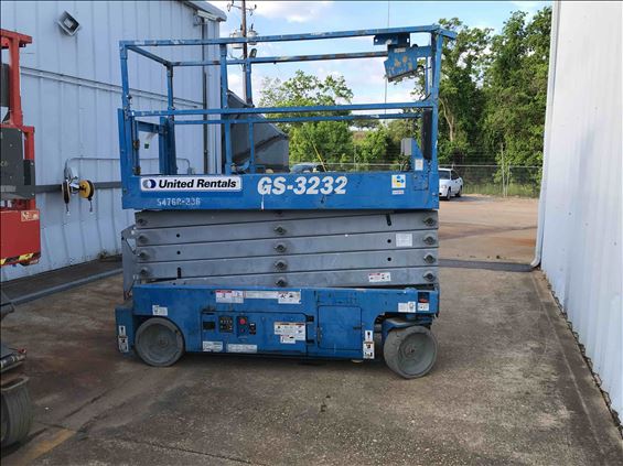 2013 Genie GS-3232 Scissor Lift