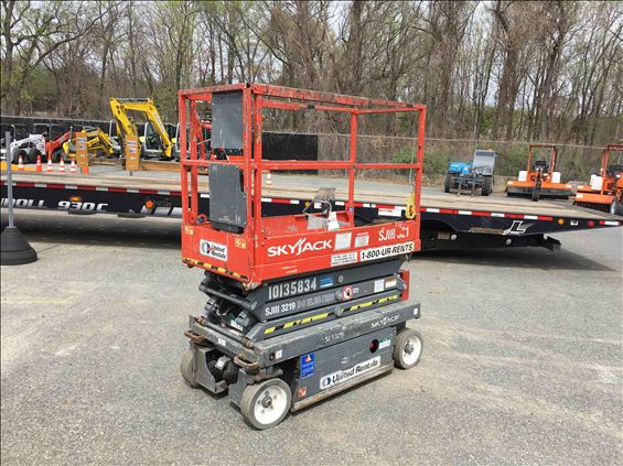 2013 Skyjack SJIII3219 Scissor Lift