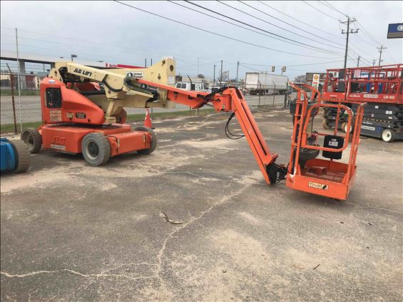 2011 JLG E400AJPN Boom Lift