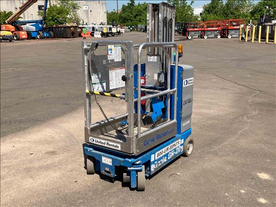 2015 Genie GR-20 Vertical Lift