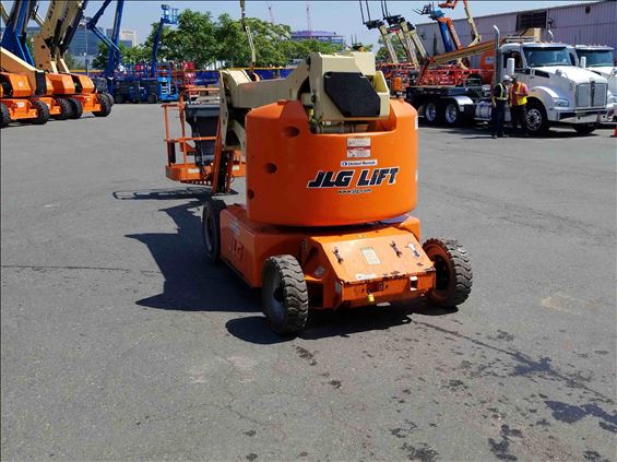 2011 JLG E400AJPN Boom Lift