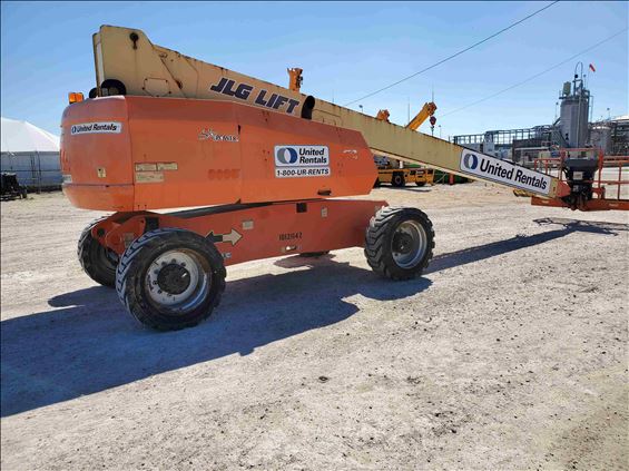 2013 JLG 800S Boom Lift