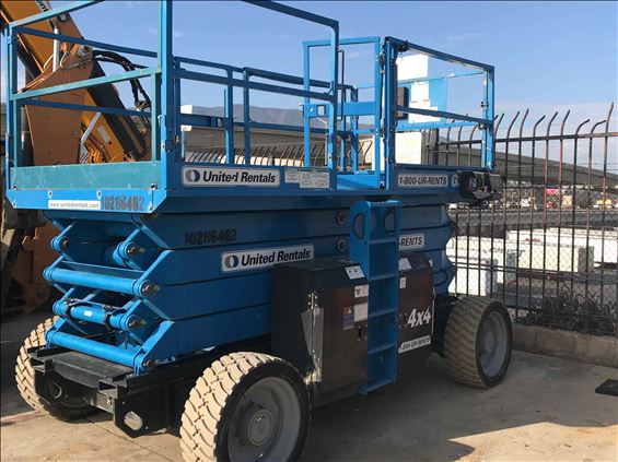 2014 Genie GS-4390 RT Scissor Lift