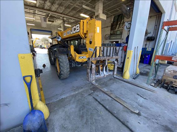 2014 JCB 507-42 Rough Terrain Forklift