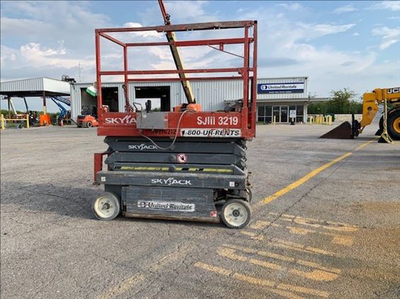 2014 Skyjack SJIII3219 Scissor Lift