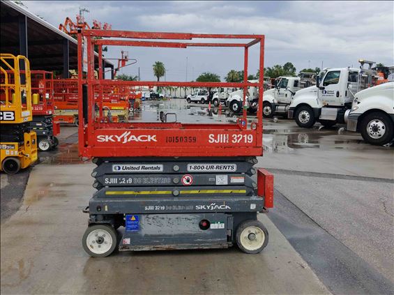 2013 Skyjack SJIII3219 Scissor Lift