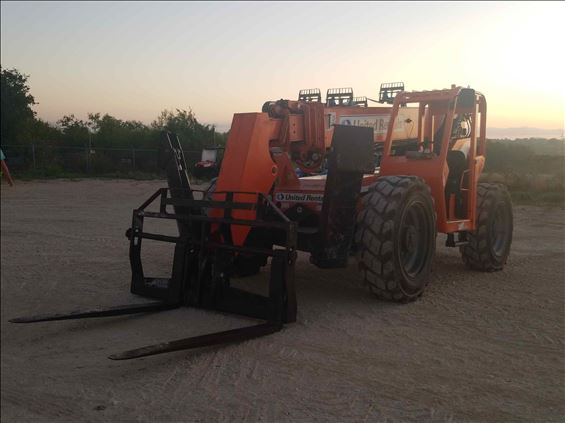 2013 SKYTRAK 10054 Rough Terrain Forklift