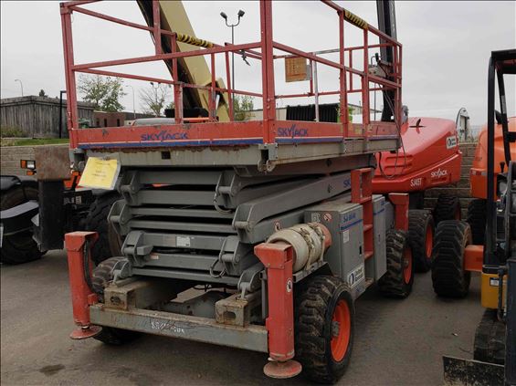 2011 Skyjack SJ8841RT Scissor Lift