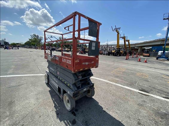 2015 Skyjack SJIII3226 Scissor Lift