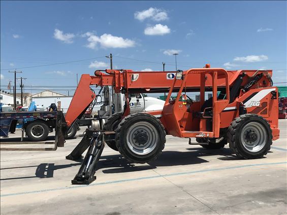 2015 SKYTRAK 10054 Rough Terrain Forklift